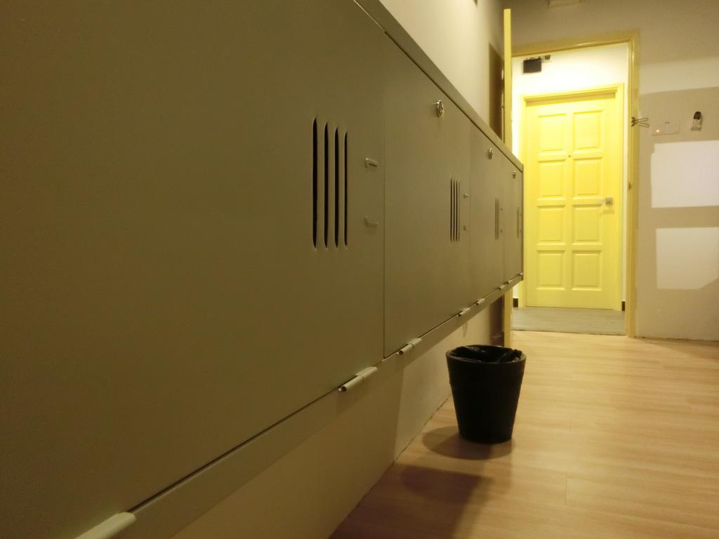 Revopackers Beds And Bunks Hostel Kuala Lumpur Exterior photo