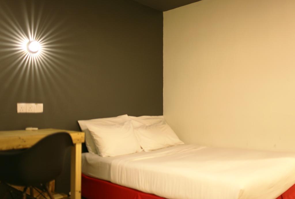 Revopackers Beds And Bunks Hostel Kuala Lumpur Exterior photo