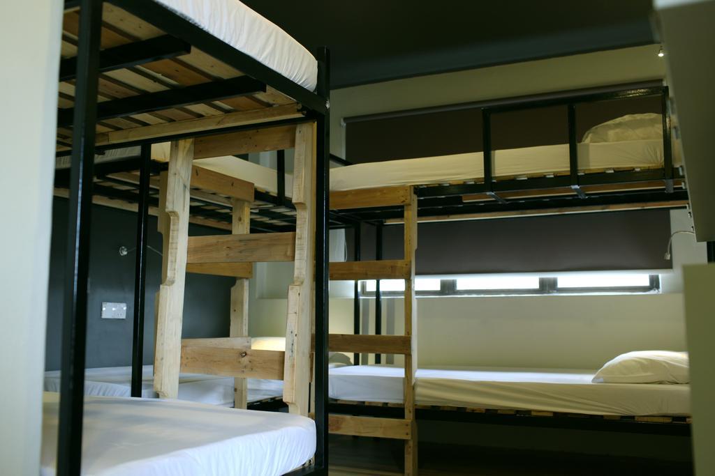 Revopackers Beds And Bunks Hostel Kuala Lumpur Exterior photo
