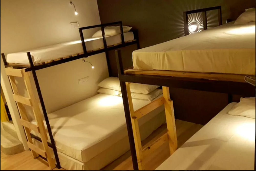 Revopackers Beds And Bunks Hostel Kuala Lumpur Exterior photo