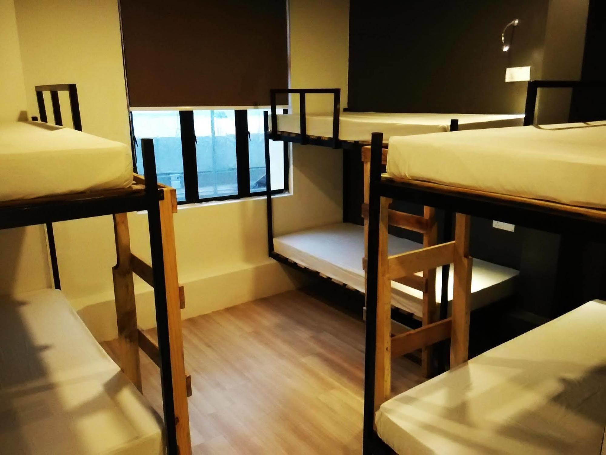Revopackers Beds And Bunks Hostel Kuala Lumpur Exterior photo